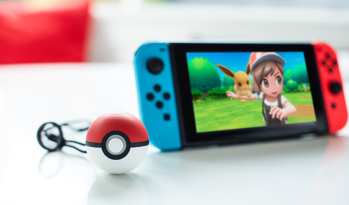 ¡El Pokémon Legendario Mew viene en la Poké Ball Plus!