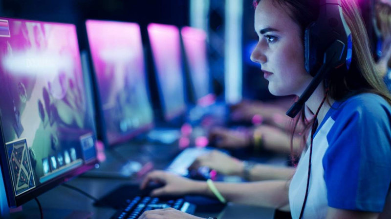 Estudio revela cuántas mujeres que juegan videojuegos hay en realidad