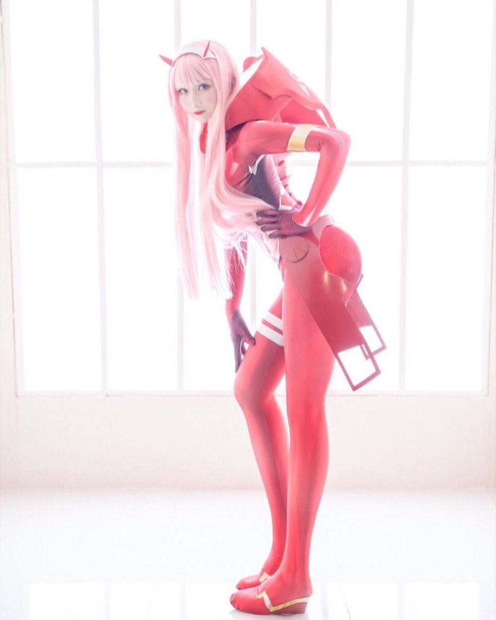 Zero Two shows off her epic armor with this cosplay