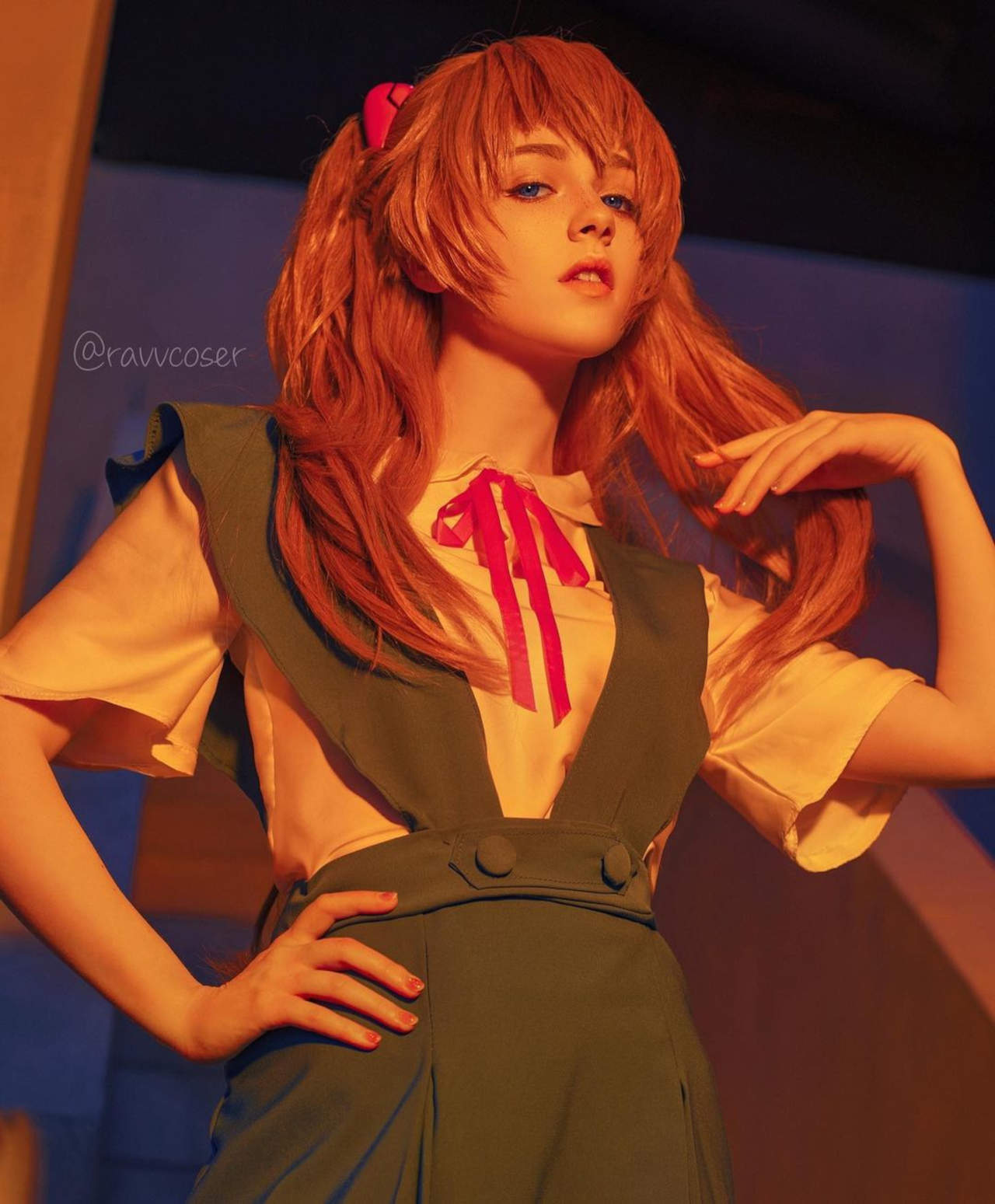Asuka impone respeto en su escuela con este bien elaborado cosplay
