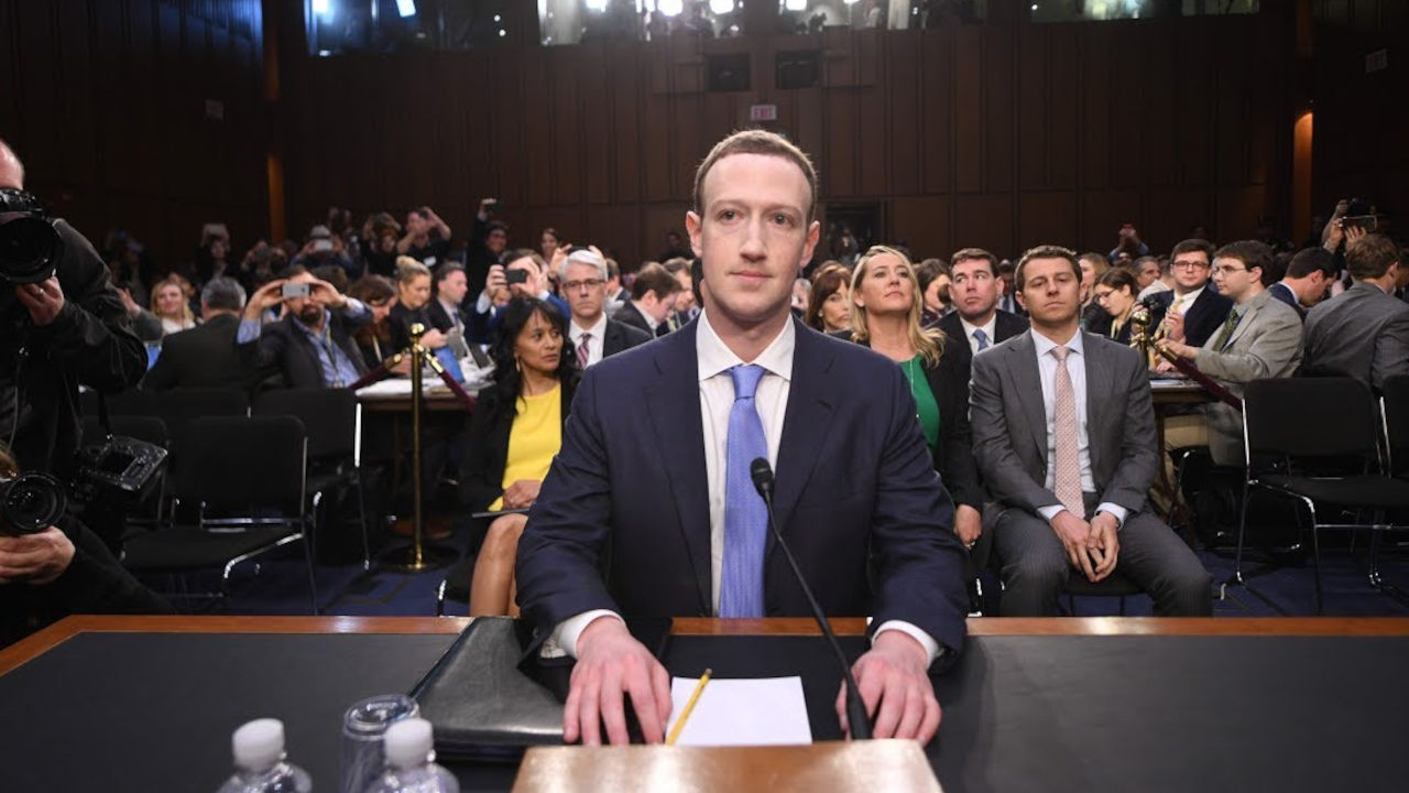 Inteligencia Artificial de Facebook considera a Mark Zuckerberg espeluznante y manipulador 