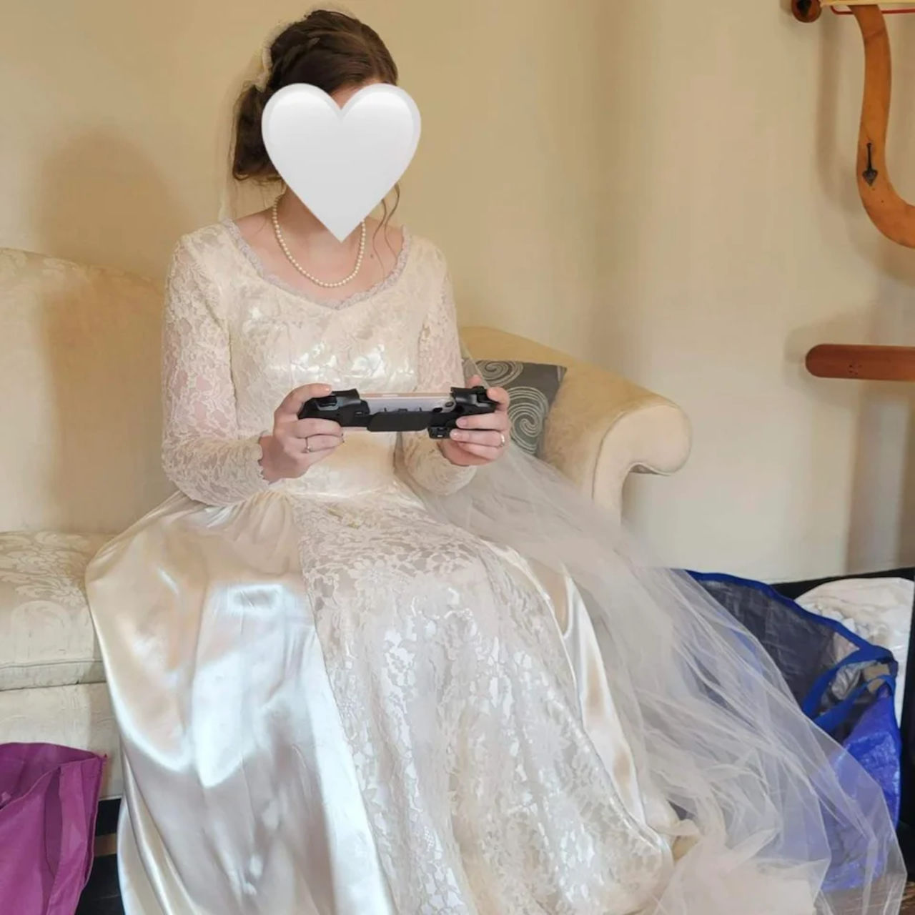 Genshin Impact: Bride before marriage, takes out her daily missions and goes viral