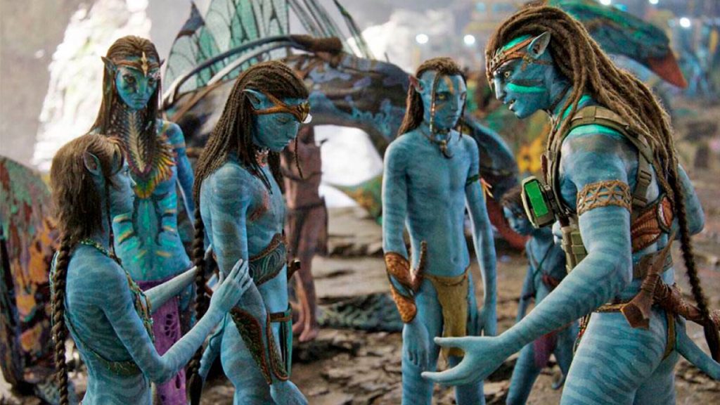 Avatar: El Camino del Agua nos presenta a la familia de Jake y Neytiri