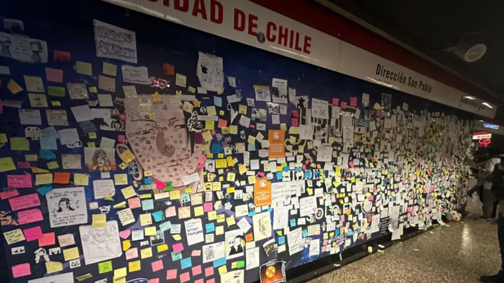 Jujutsu Kaisen: Metro De Santiago de Chile 2023. 
