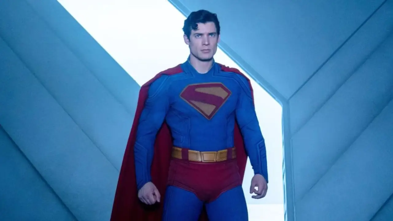 James Gunn explica por qué mantuvo la ropa interior de Superman por fuera