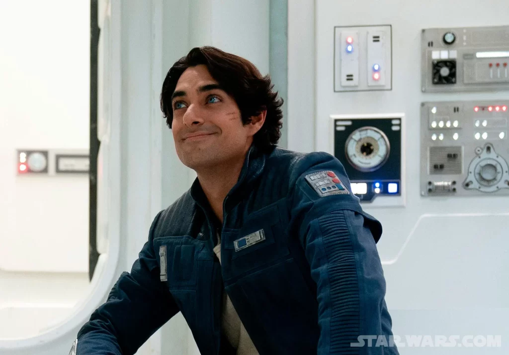 Eman Esfandi como Ezra Bridger en la segunda temporada de Ahsoka