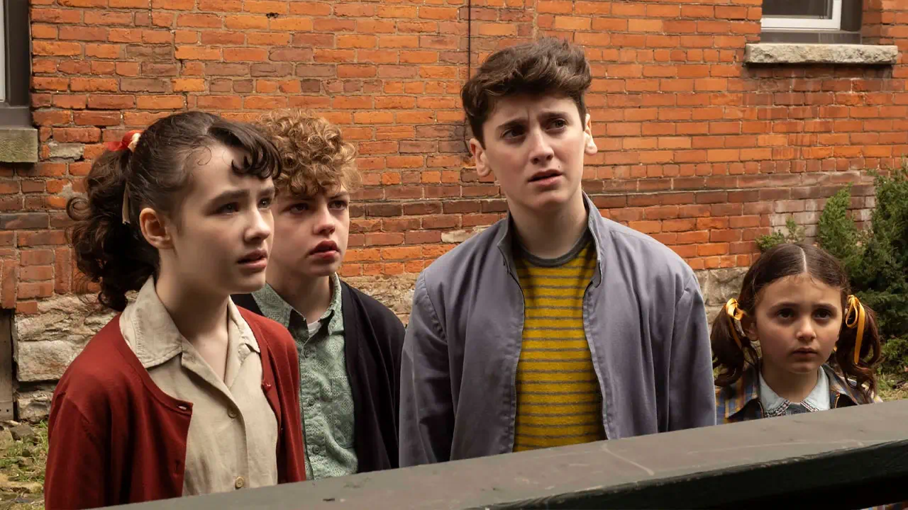 Welcome to Derry revela un aterrador avance en la Comic-Con 2025. Conoce cómo la precuela de It expandirá el origen del mal en HBO Max.