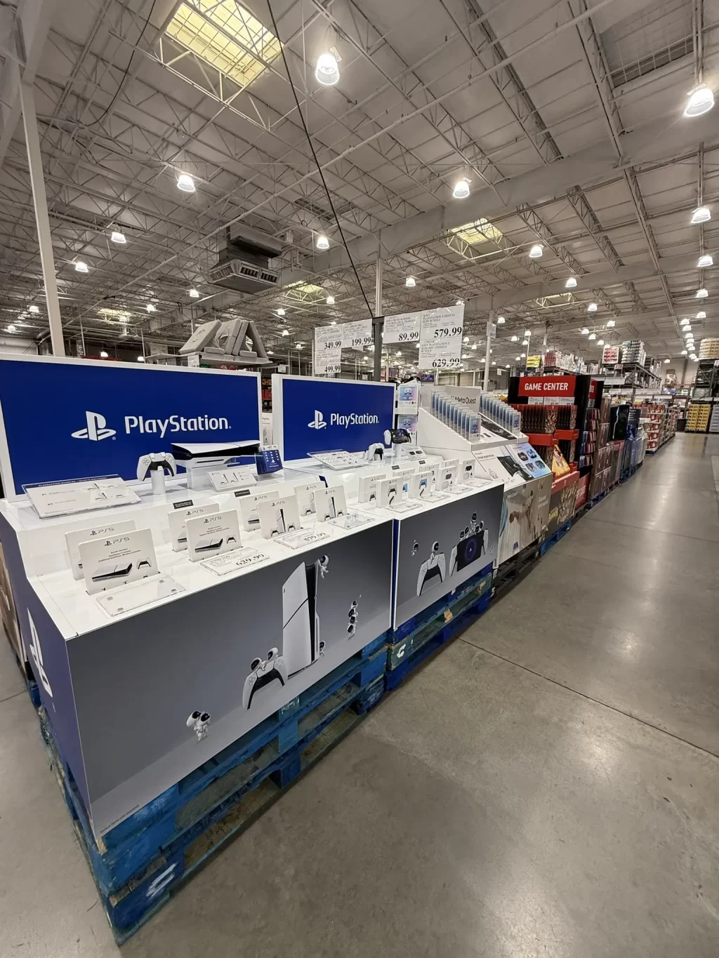 El pasillo de juegos de Costco sin señales de Xbox