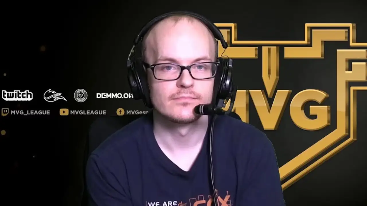 Piden a streamer que tenga una chamba de verdad pues en Twitch no gana nada