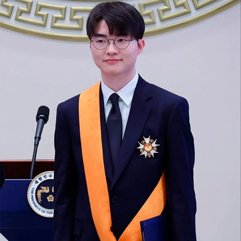 Faker, League of Legends, medalla dragon