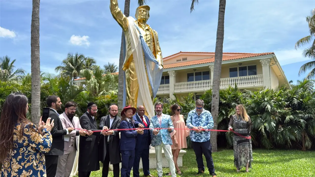 The Boys: Ahora Donald Trump tiene una estatua dorada como Homelander