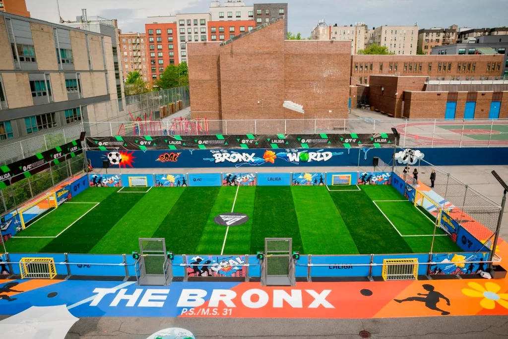 EA Sports FC y LaLiga inauguran una nueva cancha comunitaria en Nueva York