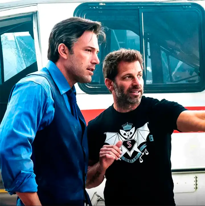 Zack Snyder aparece a lado de Ben Affleck, y algunos creen que volverá a ser Batman
